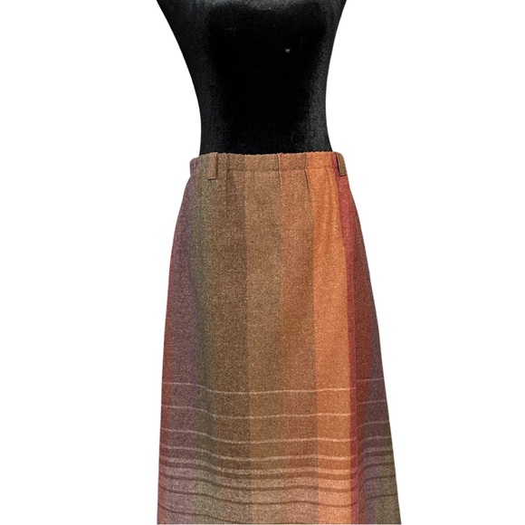 Vintage 70s Prestige of Boston Skirt 2 Pocket Striped Pattern Midi WOW! - Picture 2 of 4